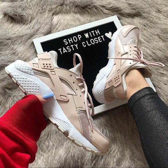 air huarache run desert sand